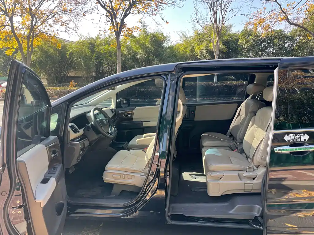 Odyssey Facelift 2.4 L Luxury