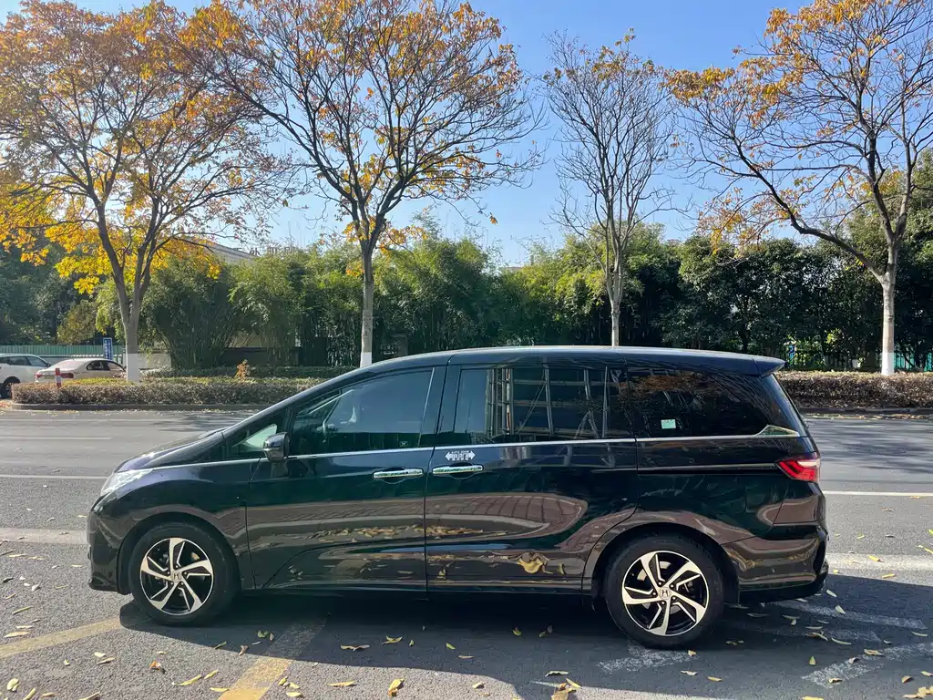 Odyssey Facelift 2.4 L Luxury