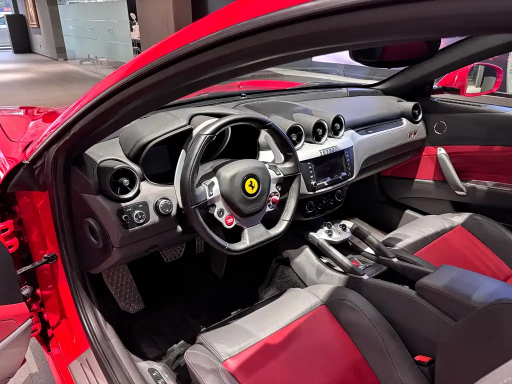 Ferrari FF 6.3 L V12