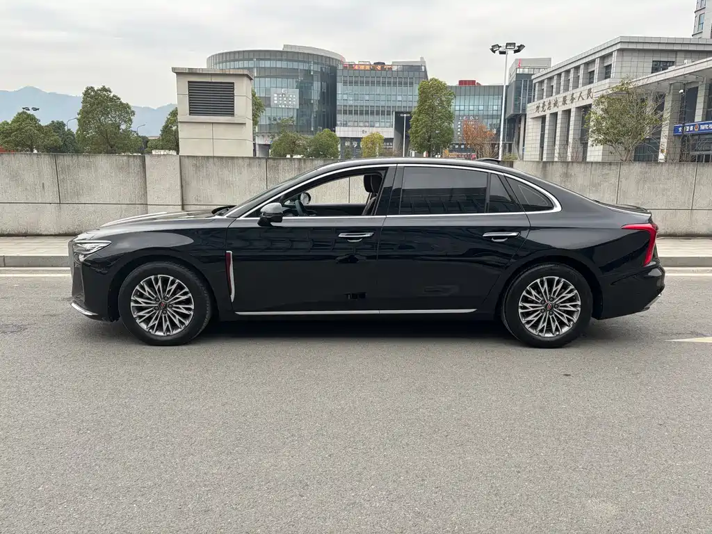 Hongqi H5 1.5 T DCT Connected Flagship Charm