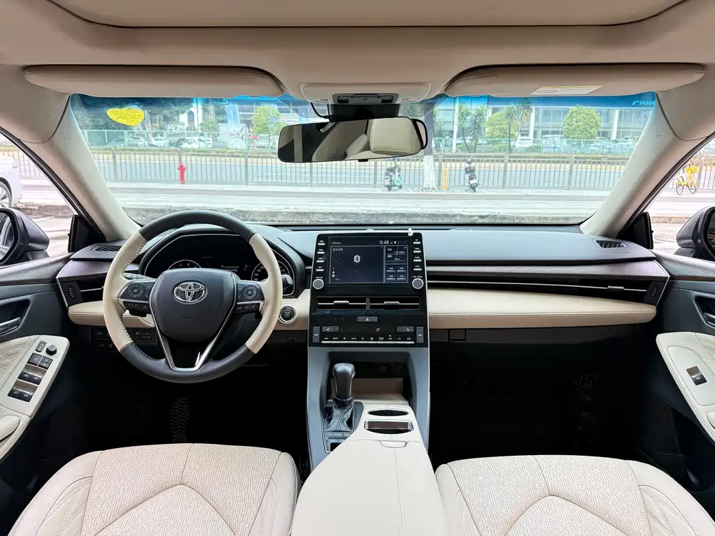 Avalon 2.5 L Touring Distinguished CN-V