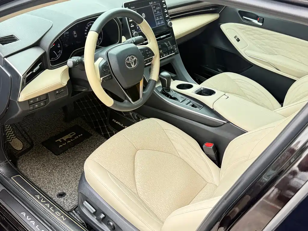 Avalon 2.5 L Touring Distinguished CN-V