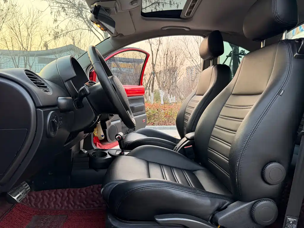 Beetle 2.0 BlackOrange Luxury