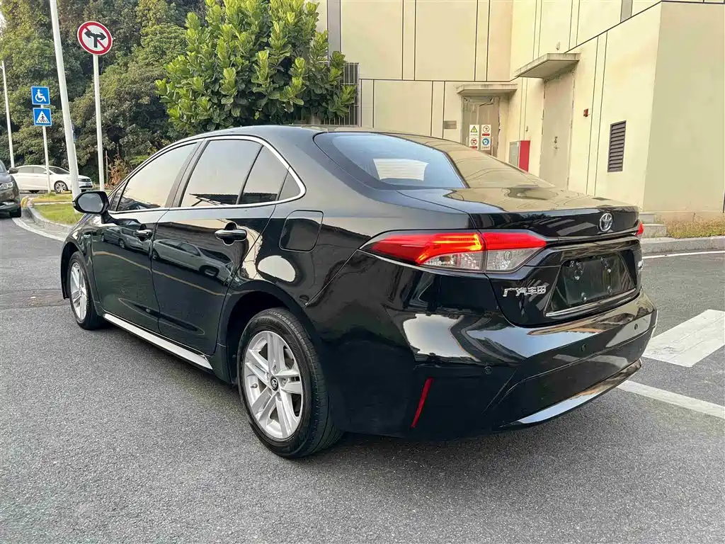Levin Dual Engine 1.8 H E-CVT Luxury