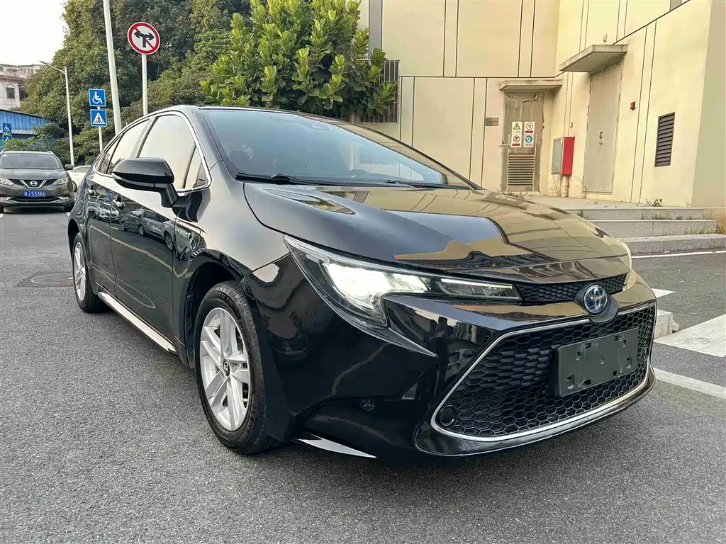 Levin Dual Engine 1.8 H E-CVT Luxury