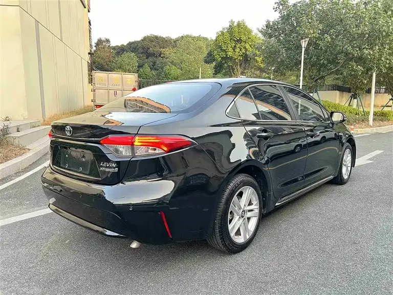 Toyota Levin Dual Engine 1.8 H E-CVT Luxury