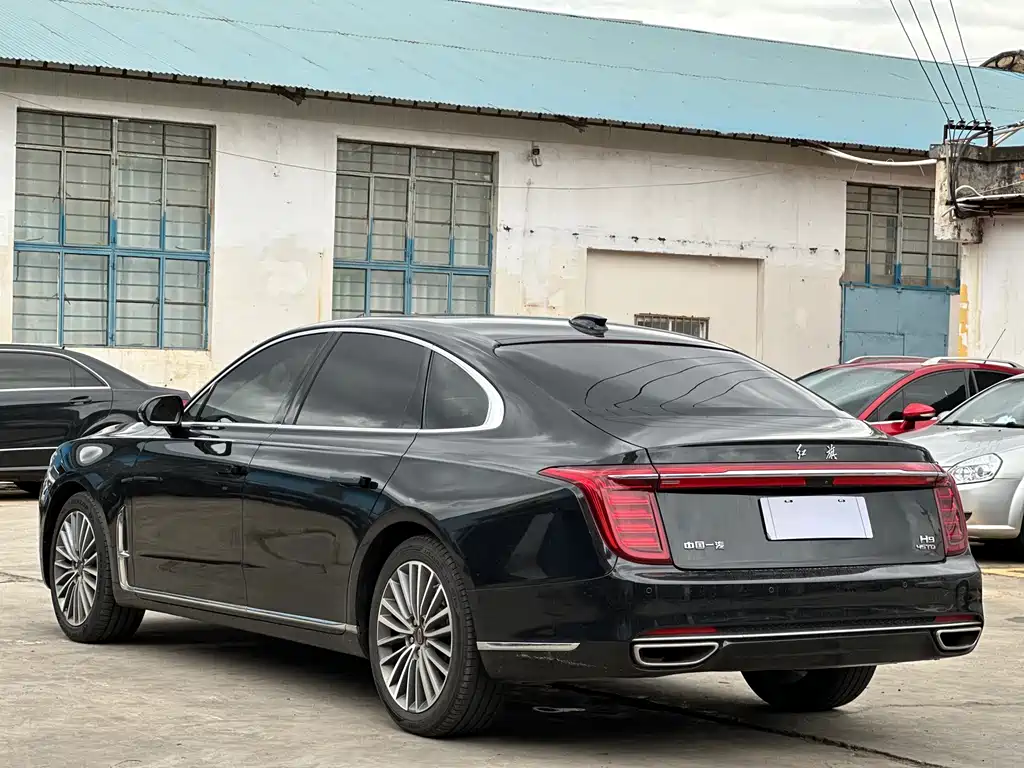 Hongqi H9 2.0 T Connected Flagship Enjoyment