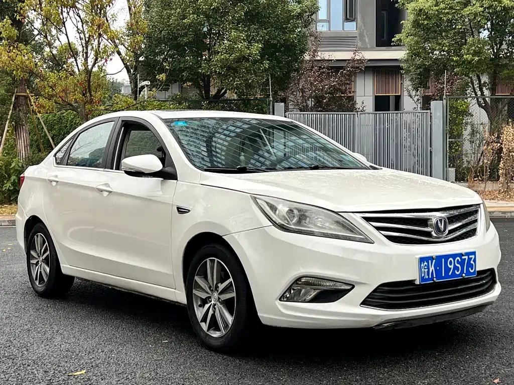 Eado 1.6 L Auto Style