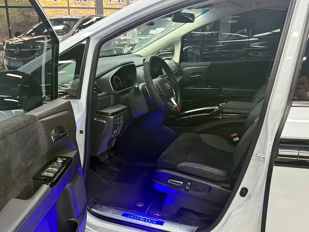 Elysion 2.0 L e:HEV Comfort