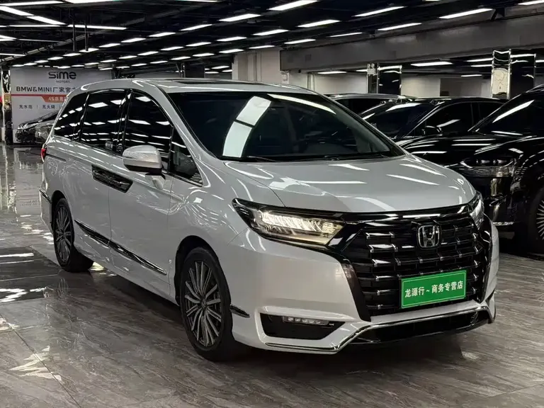 Honda Elysion 2.0 L e:HEV Comfort
