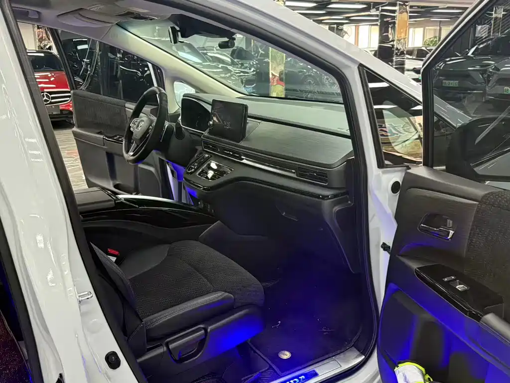 Elysion 2.0 L e:HEV Comfort