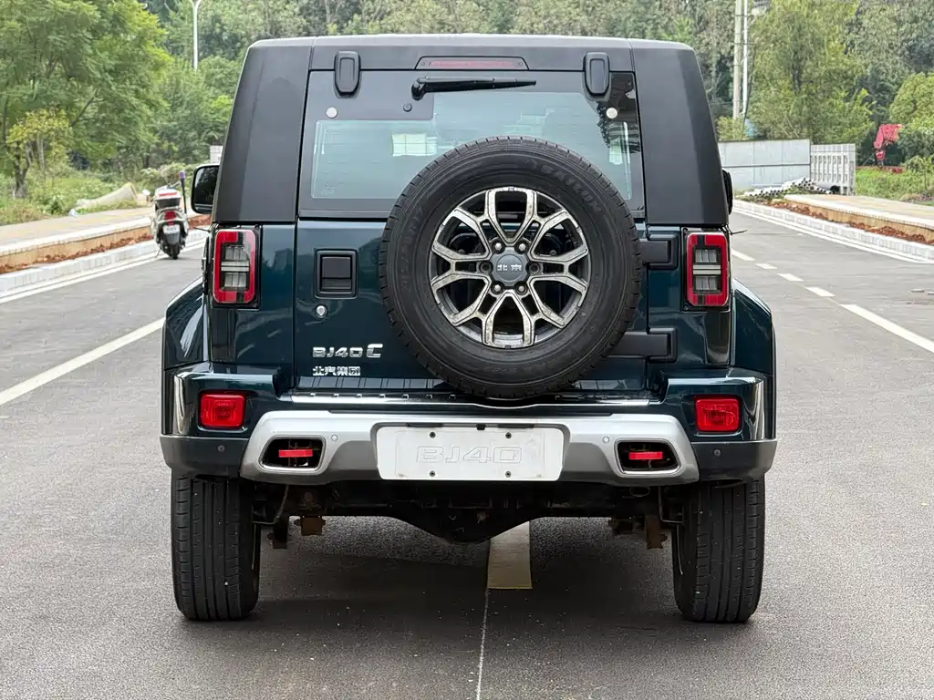 BAIC BJ40 2.0 T Auto 4 WD City Hunter Swordsman