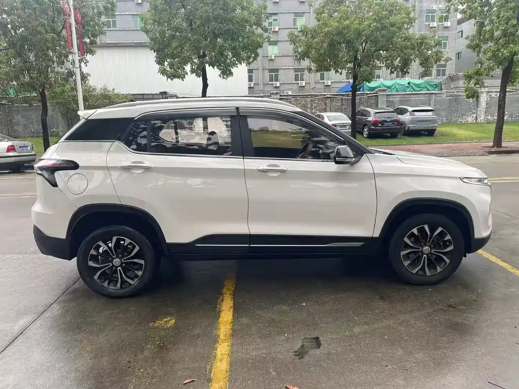 Baojun 510 1.5 L Auto Anniversary Special Edition CN-V