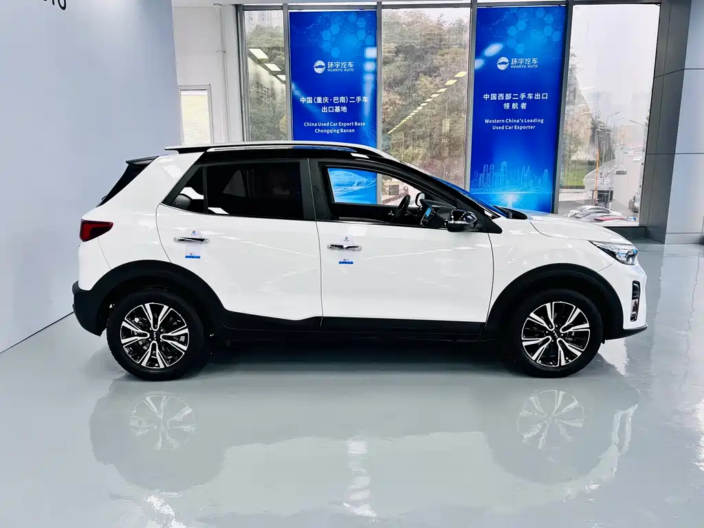 Stonic 1.4 L CVT Sunroof