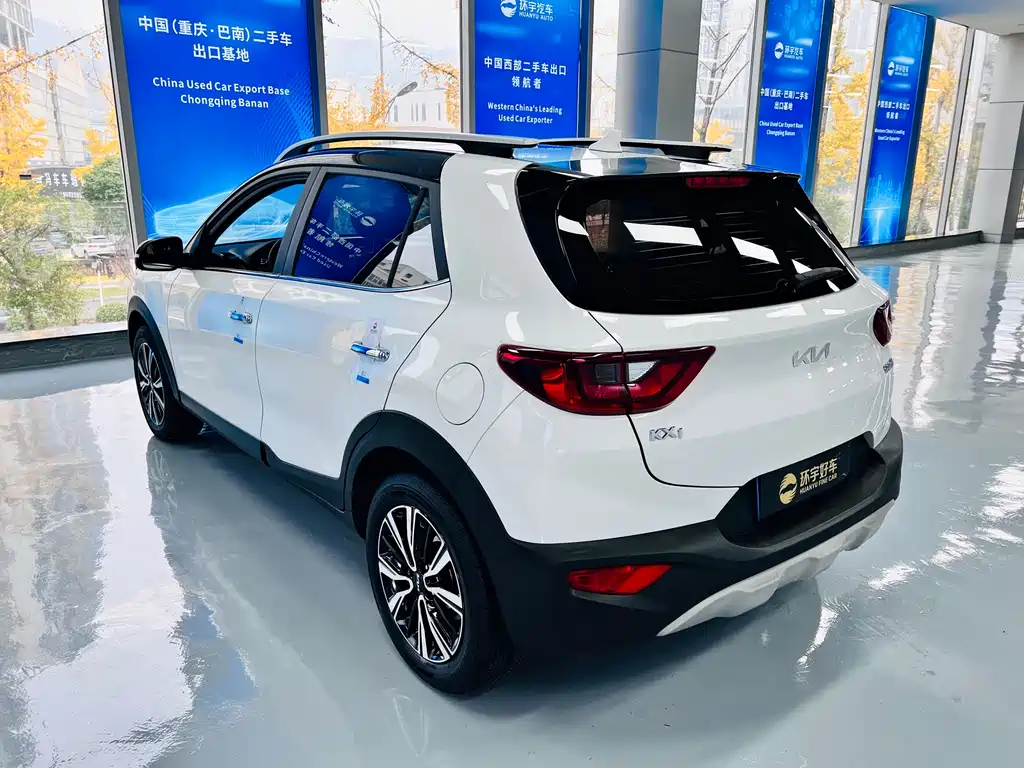 Stonic 1.4 L CVT Sunroof