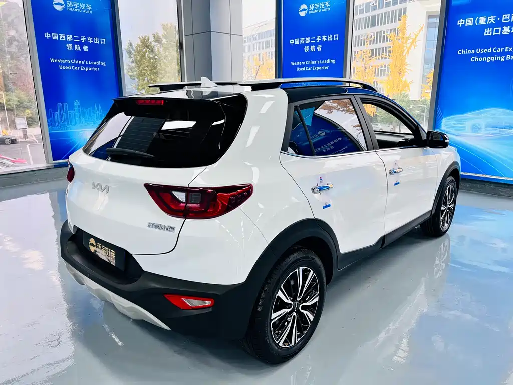 Stonic 1.4 L CVT Sunroof