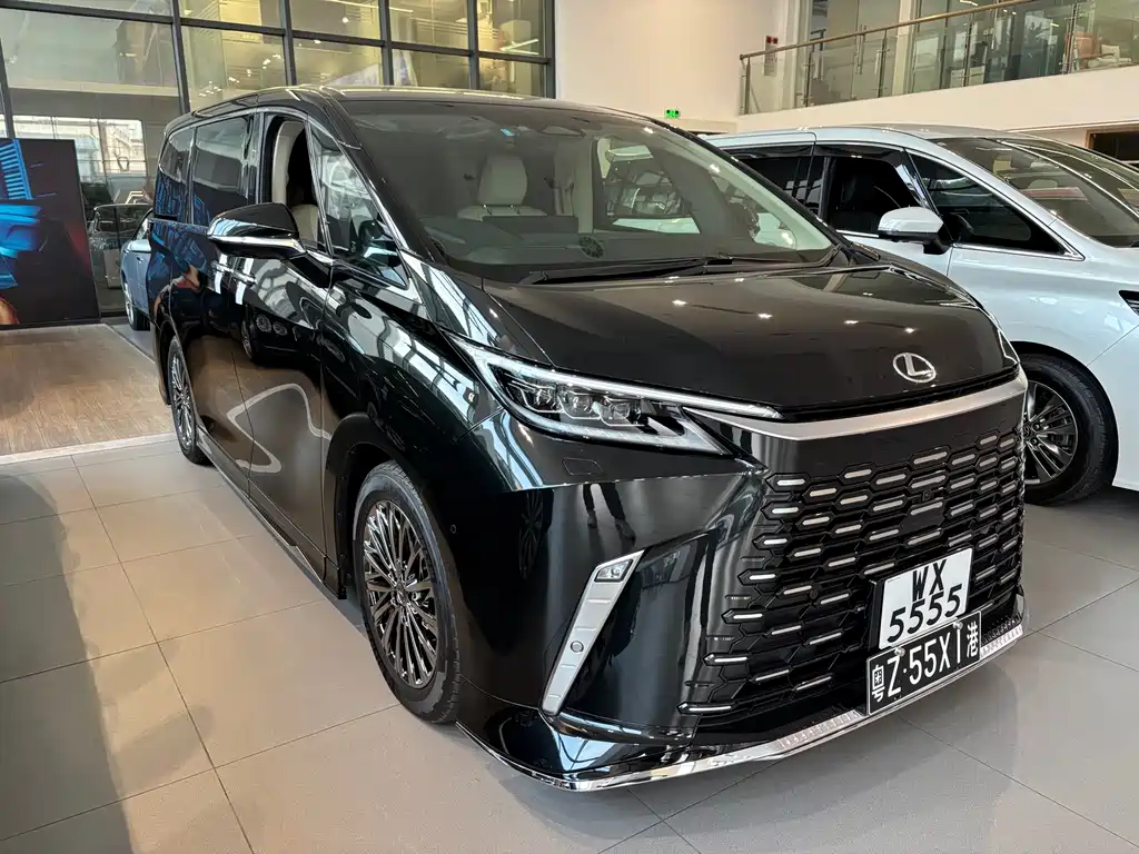 Lexus LM 500 h 6-seat Supreme