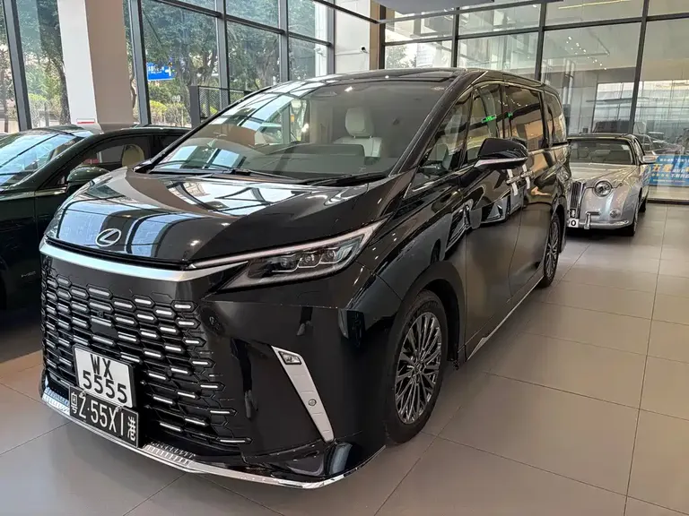 Lexus LM 500 h 6-seat Supreme