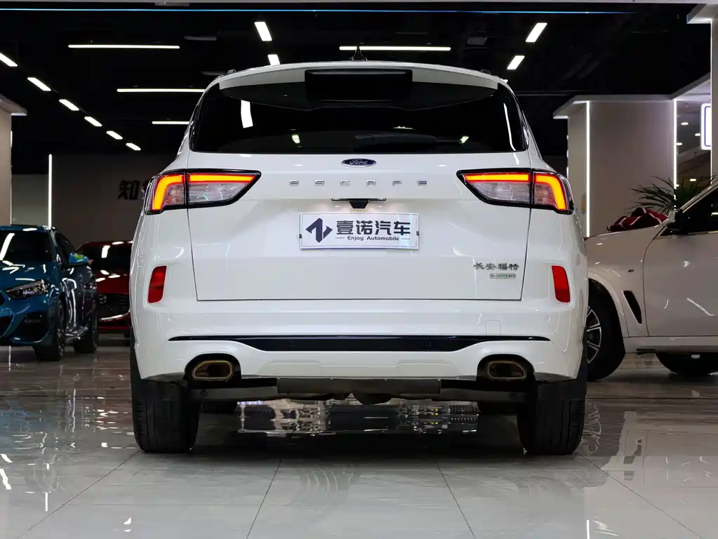 Escape EcoBoost 245 4 WD Indulge ST-LINE