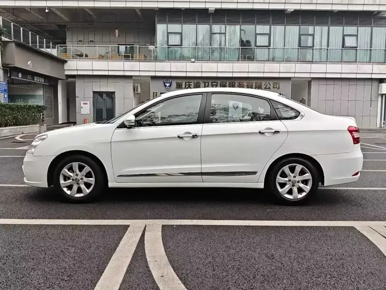 Dongfeng Fengshen A60 1.6 L Auto Luxury