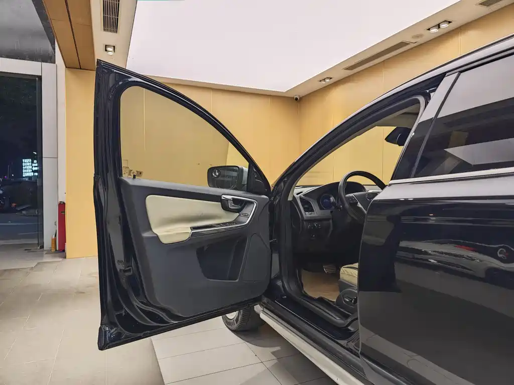 Volvo XC60 (Import) T6 AWD Individual Sport
