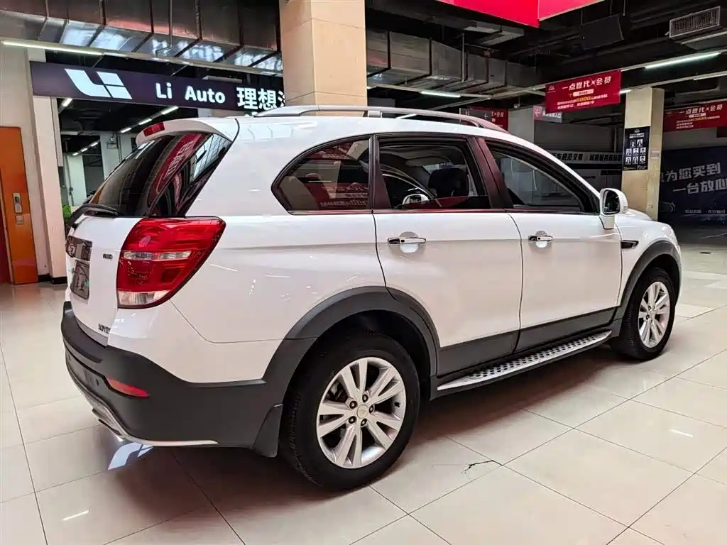 Captiva 2.4 L 4 WD Flagship 7-seat