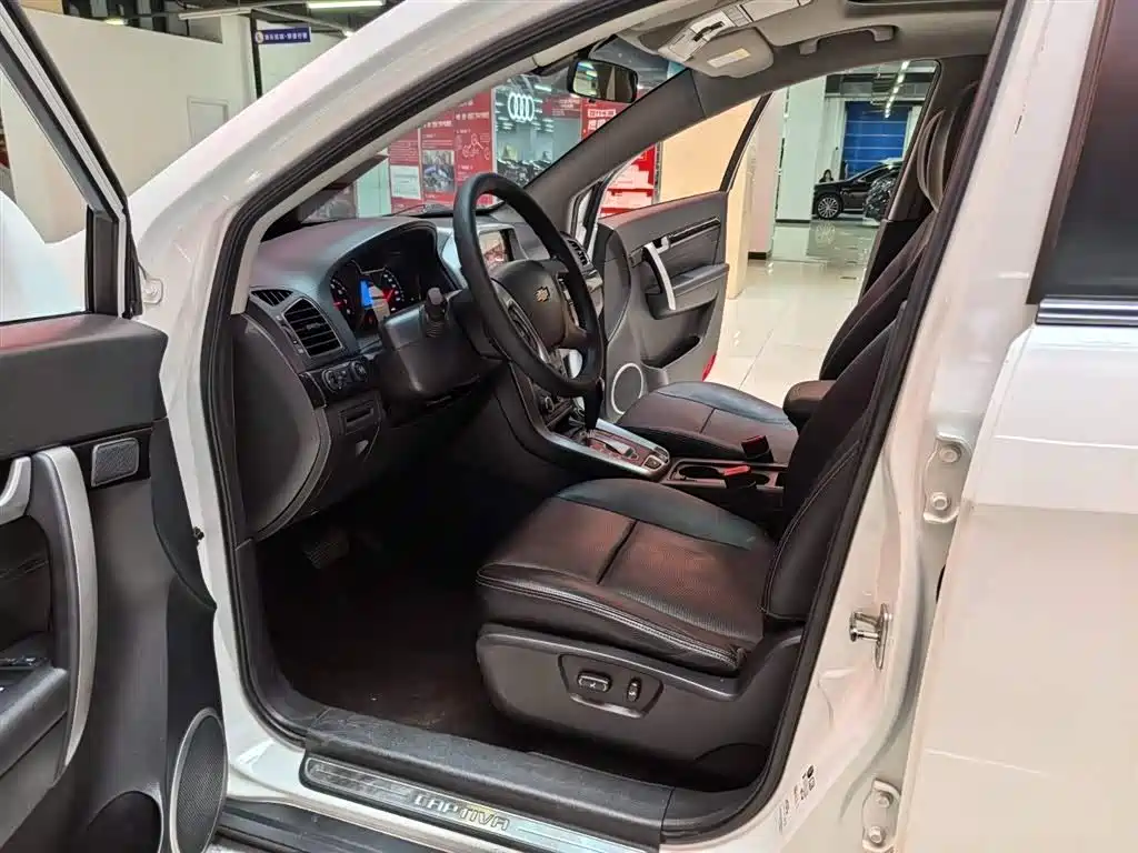 Captiva 2.4 L 4 WD Flagship 7-seat
