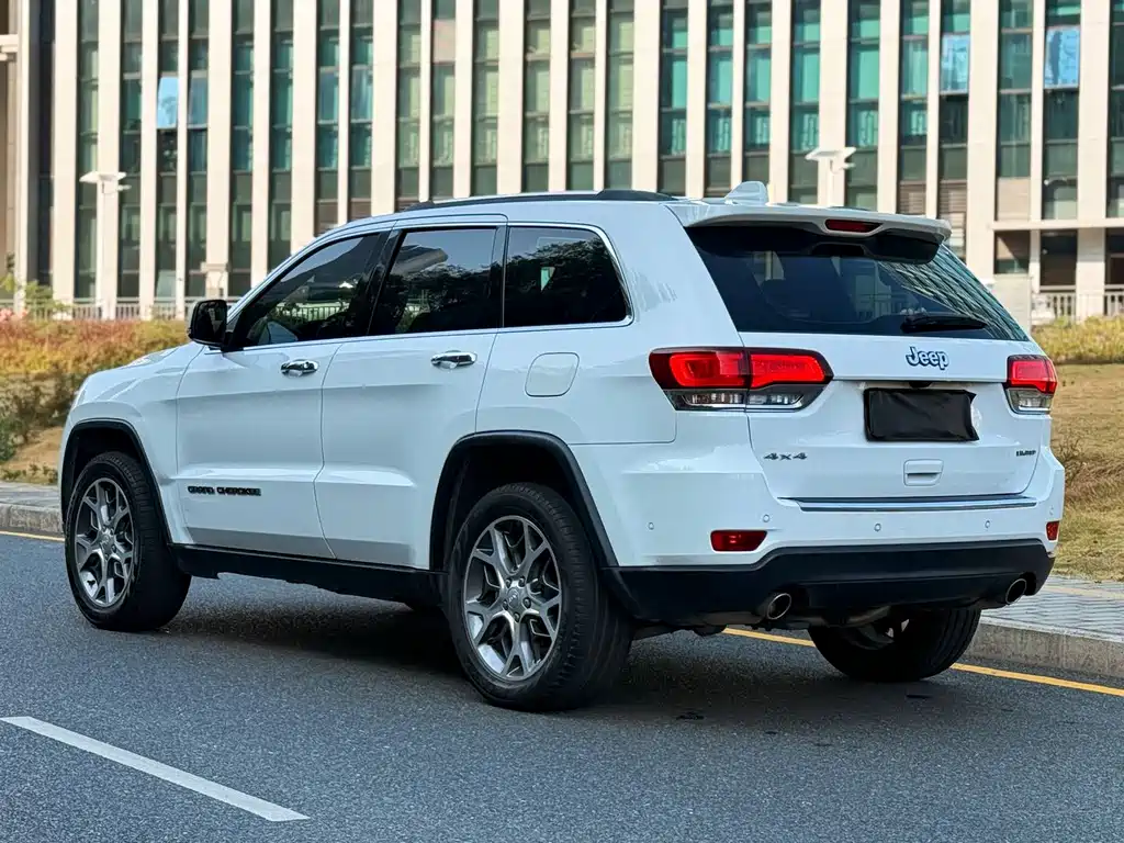 Grand Cherokee (Import) 3.0 L 80 Anniversary