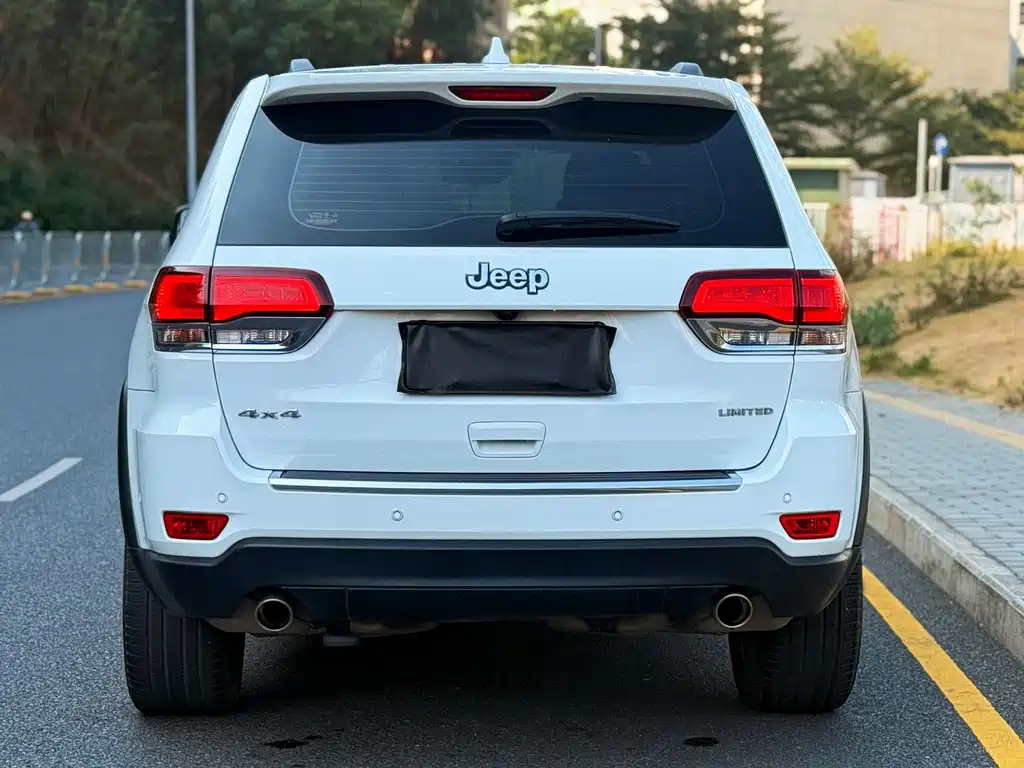 Grand Cherokee (Import) 3.0 L 80 Anniversary