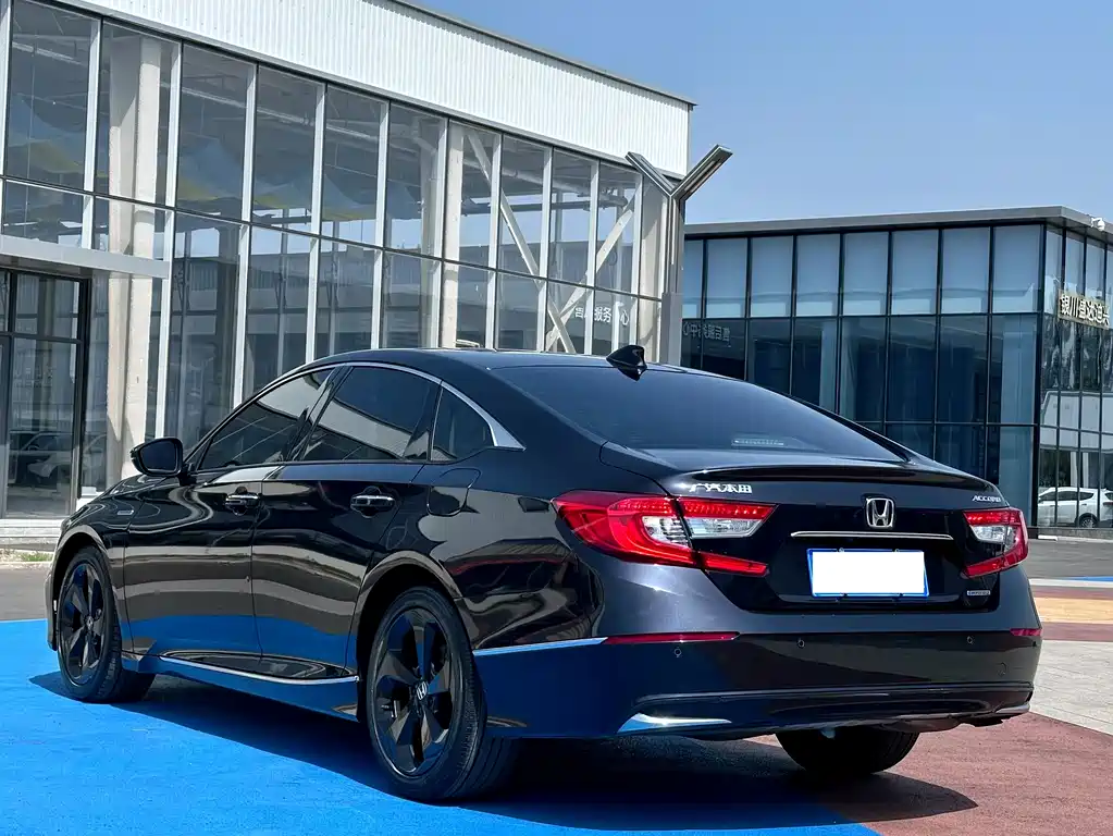Accord Sharp· Hybrid 2.0 L Sharp Smart · Starry Sky Limited