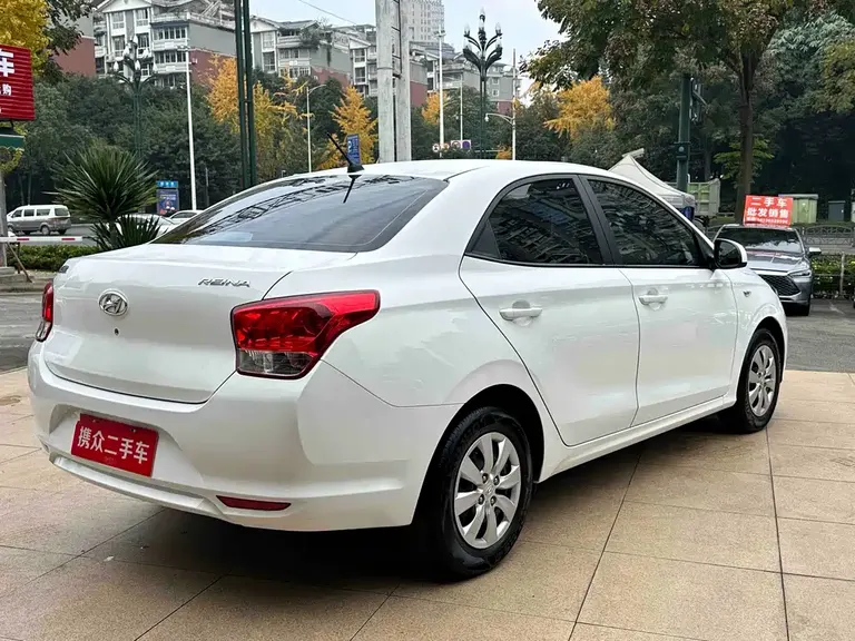 Hyundai Accent 1.4 L Manual GL Refreshed