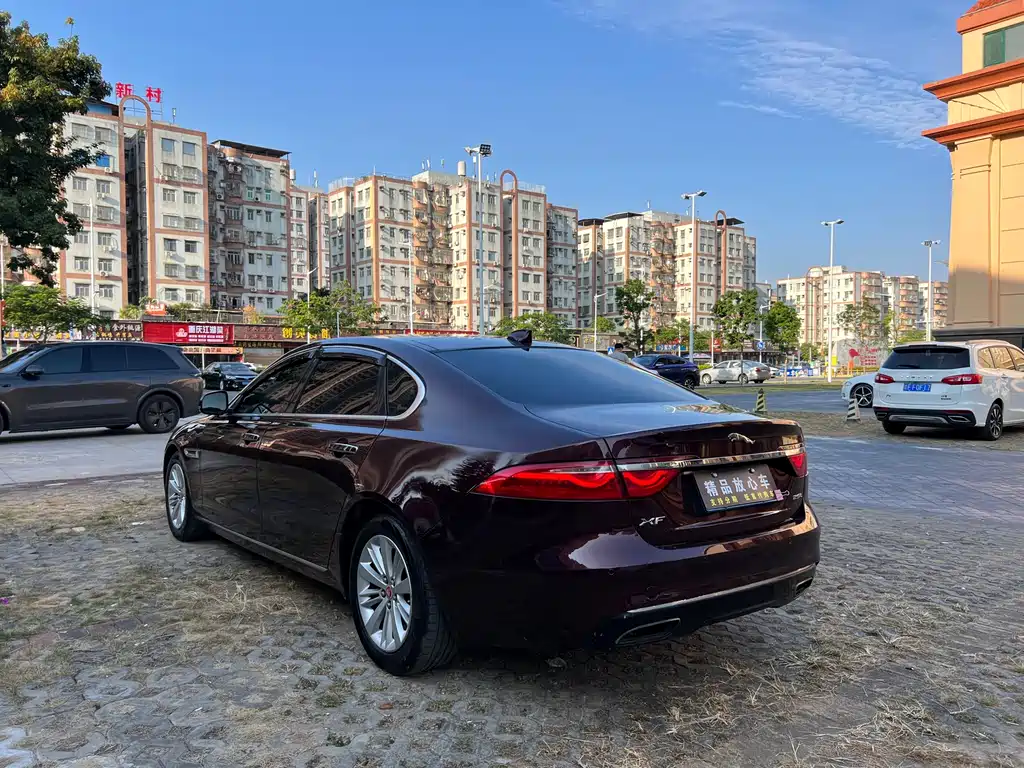 Jaguar XFL XFL 2.0 T 240 PS Luxury