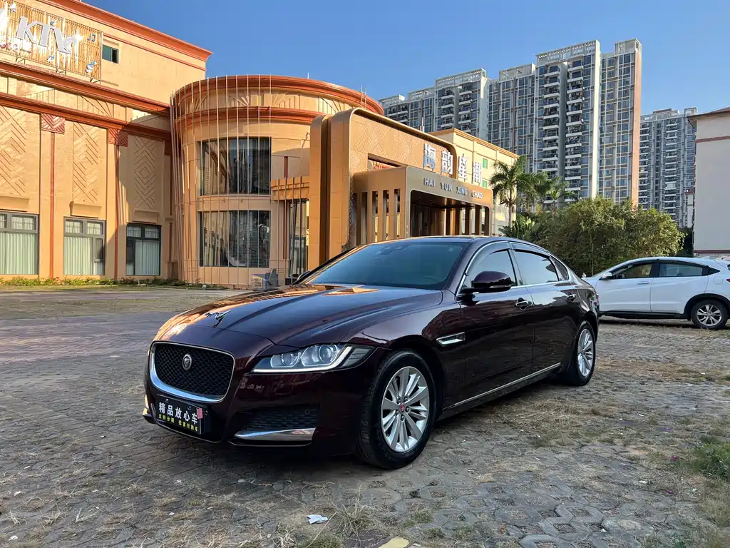 Jaguar XFL XFL 2.0 T 240 PS Luxury