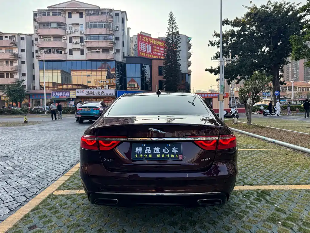 Jaguar XFL XFL 2.0 T 240 PS Luxury