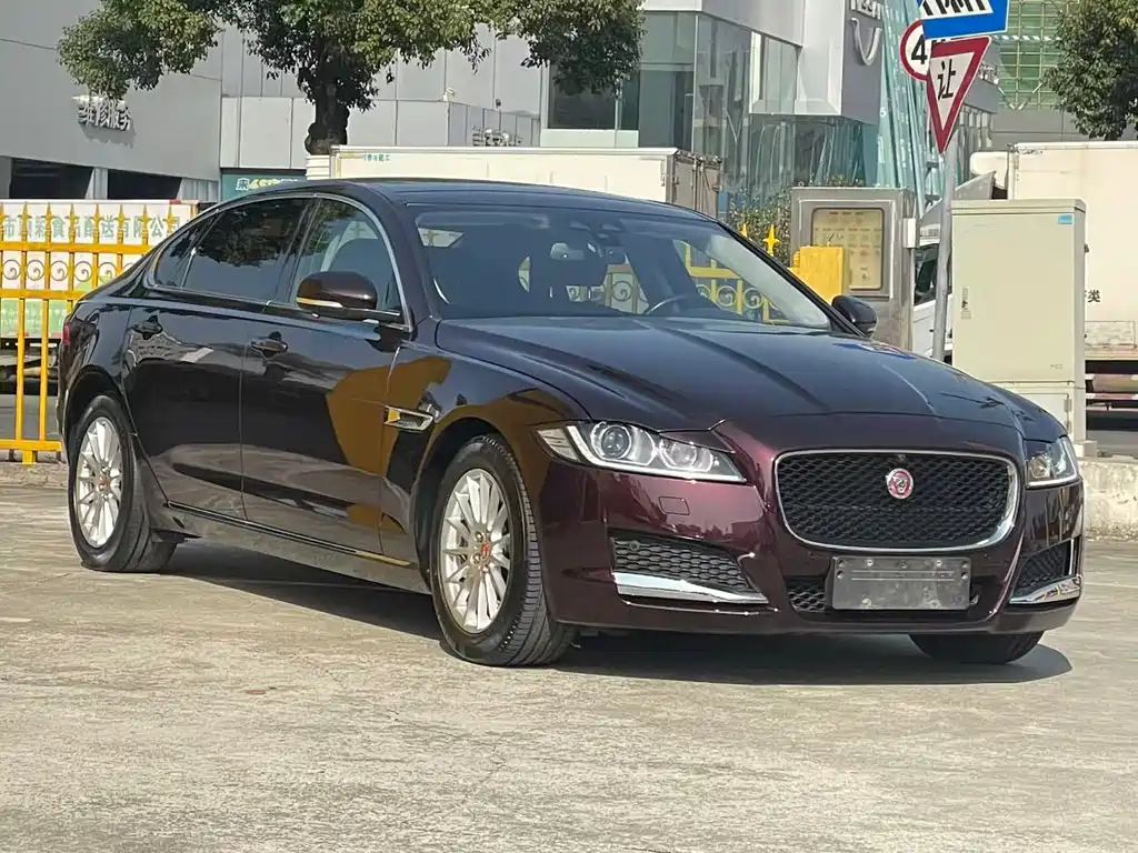 Jaguar XFL XFL 2.0 T 200 PS Luxury