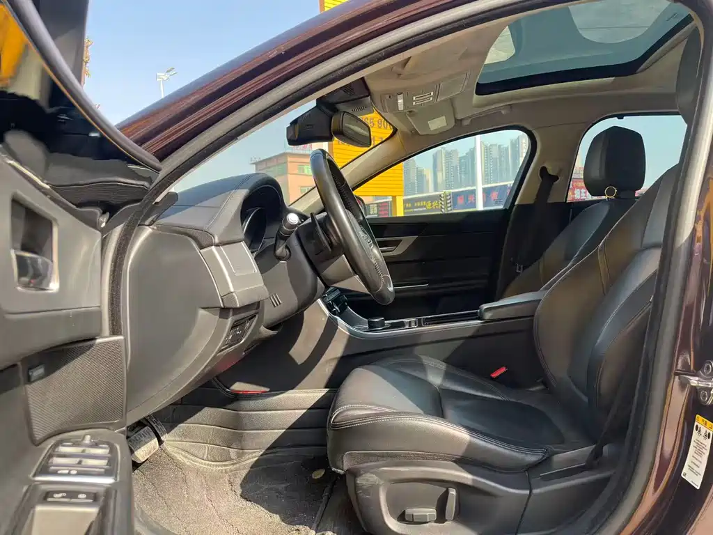 Jaguar XFL XFL 2.0 T 200 PS Luxury