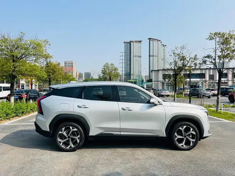 Geely Boyue L 1.5 TD DCT Distinguished