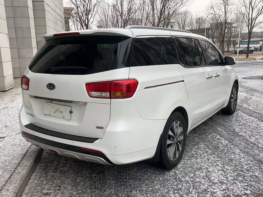 Carnival (Import) 3.3 GDI Luxury CN-IV