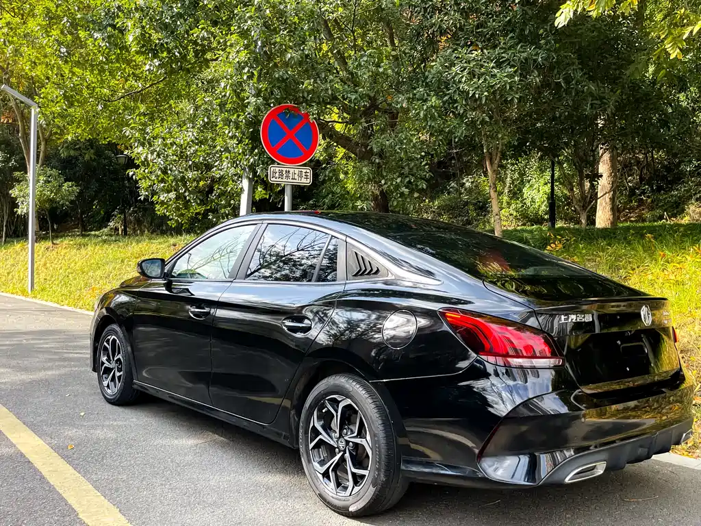 MG5 180 DVVT Manual Youth Luxury
