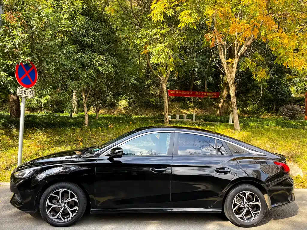 MG5 180 DVVT Manual Youth Luxury