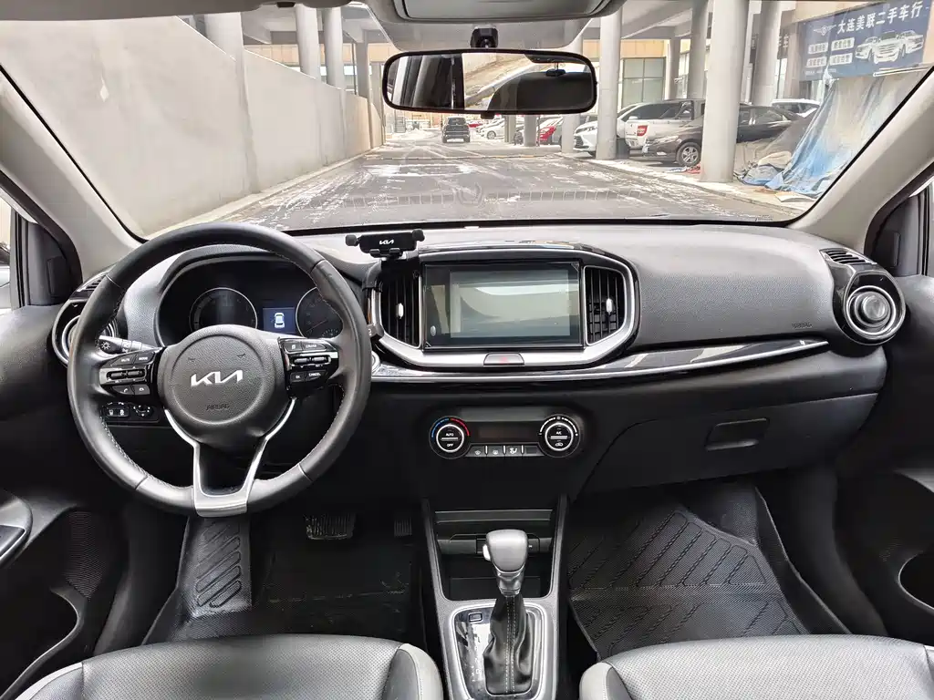 Stonic 1.4 L CVT Sunroof