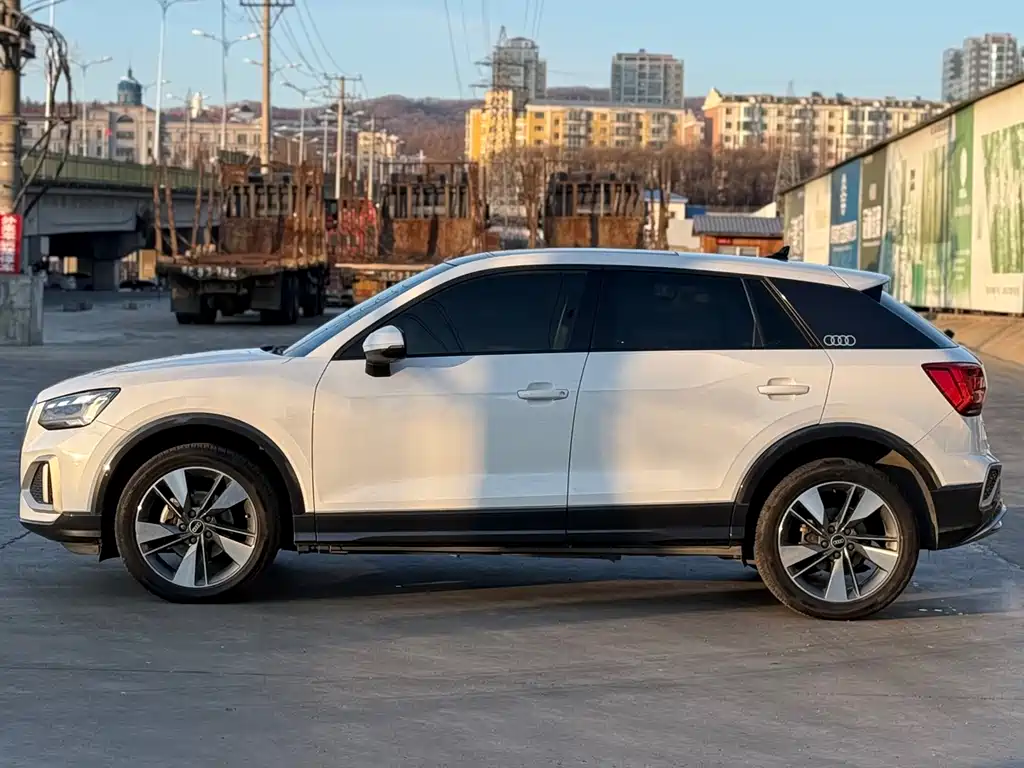 Audi Q2 L 35 TFSI Progressive Dynamic