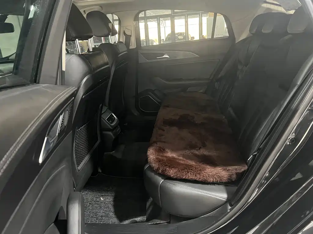 Hongqi H5 Classic 1.5 T DCT Flagship Charm