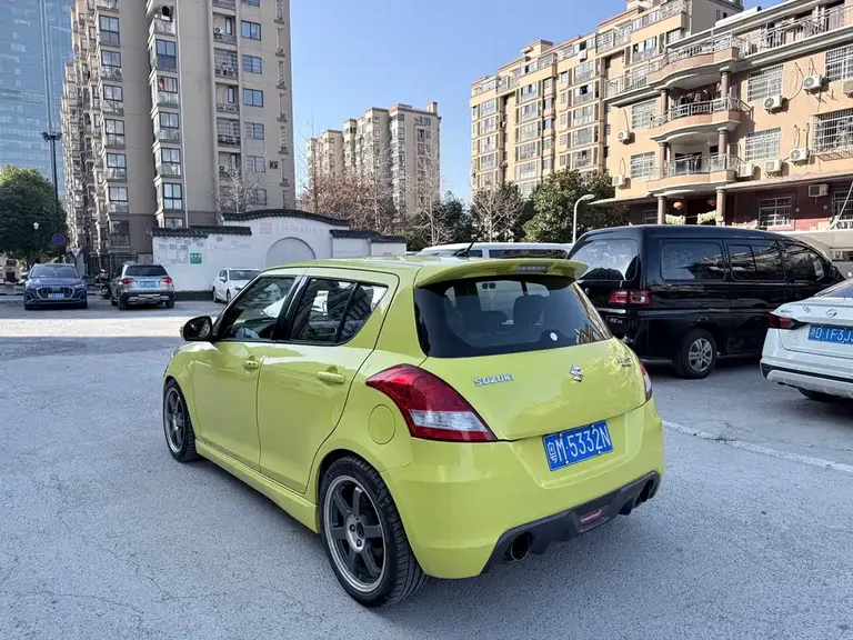 Suzuki Swift 1.6 L Manual 2 WD Luxury