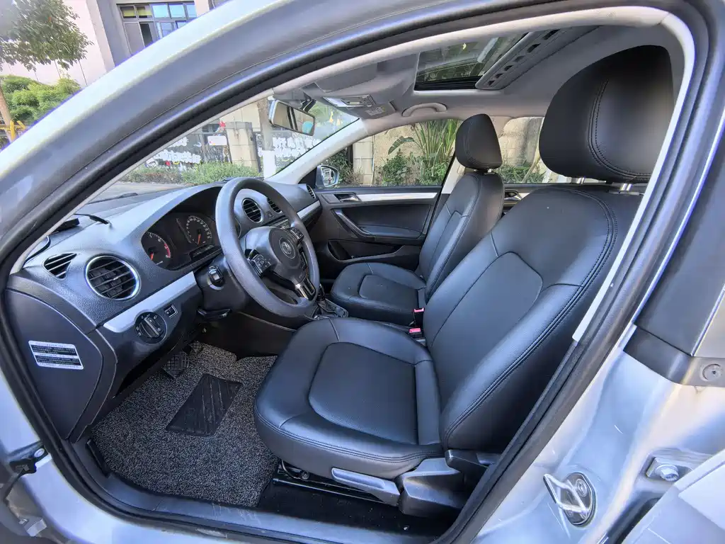 Jetta 1.6 L Auto Luxury