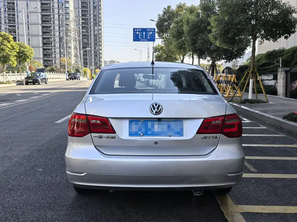Jetta 1.6 L Auto Luxury