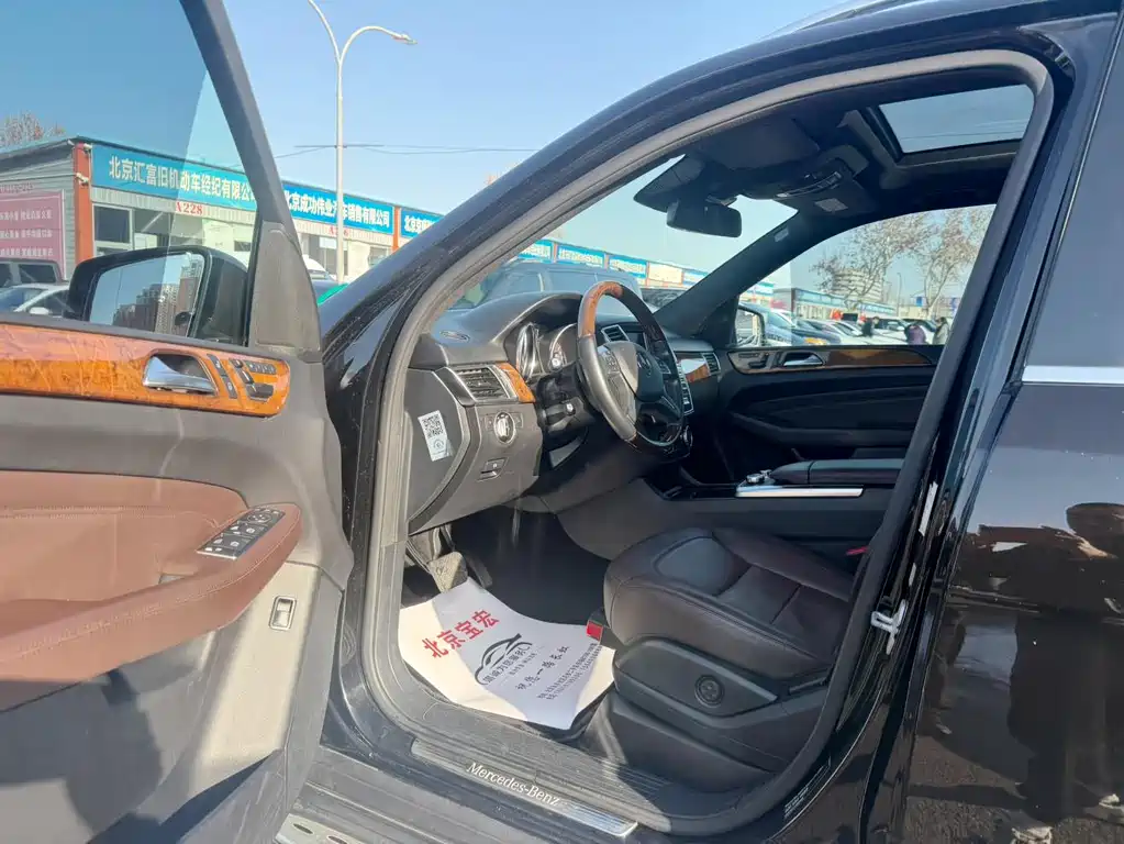 Mercedes-Benz M-Class ML 400 4 MATIC Luxury