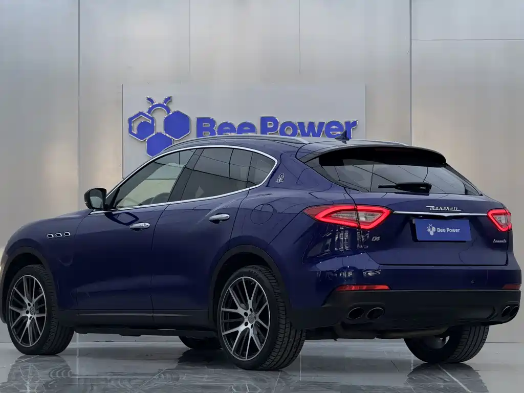 Levante 3.0 T Standard
