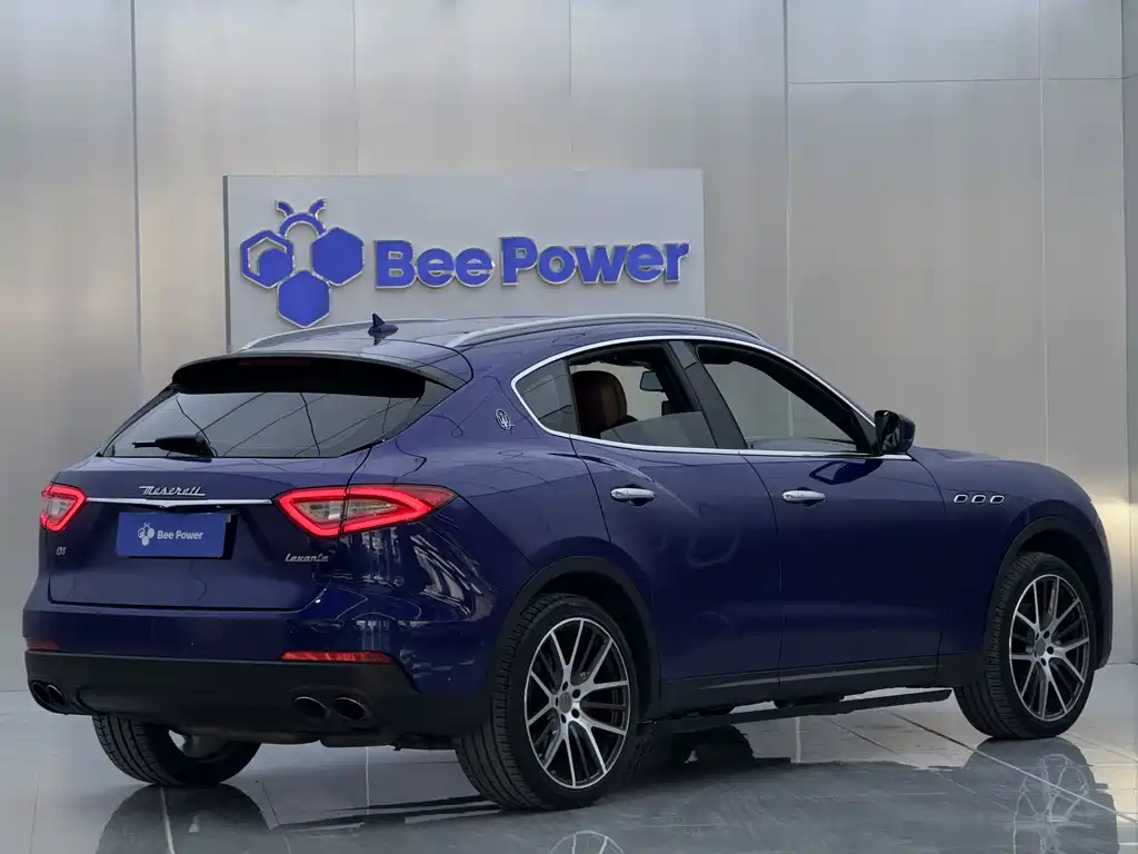 Levante 3.0 T Standard