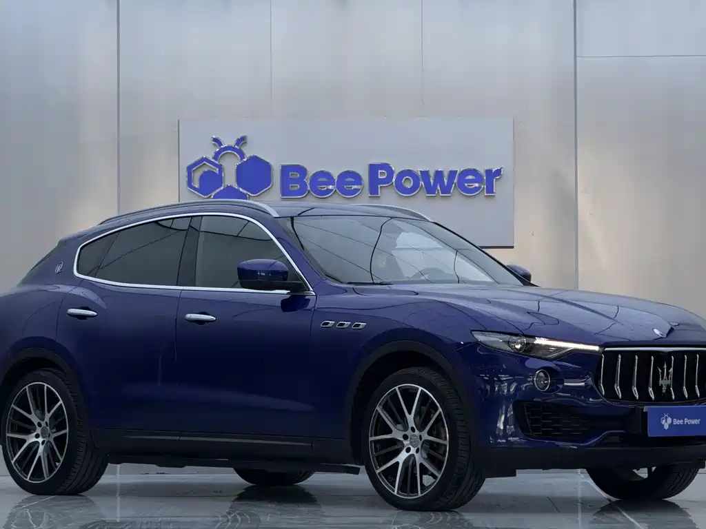 Levante 3.0 T Standard